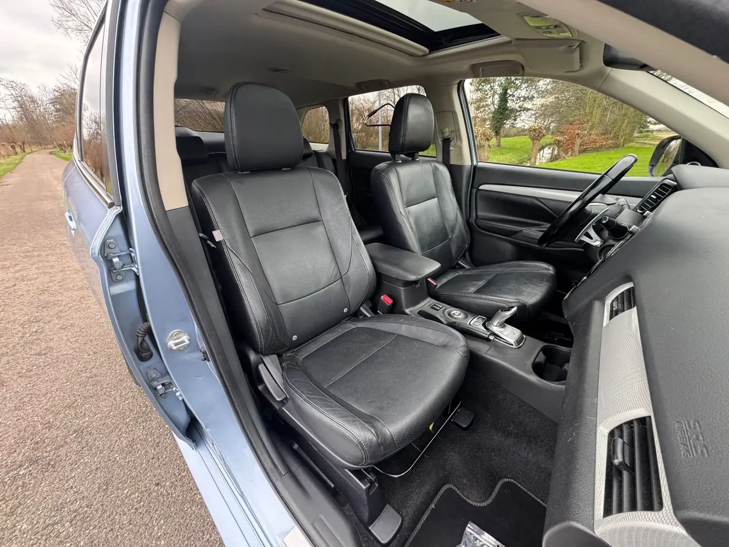 Mitsubishi Outlander 2.0 PHEV Instyle / Automaat / LM Velgen / Leder/ C Bleu - 2
