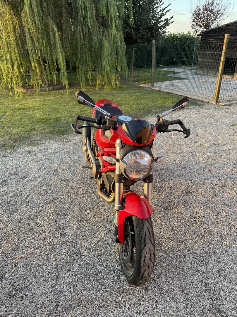 Ducati Monster 696 - 2