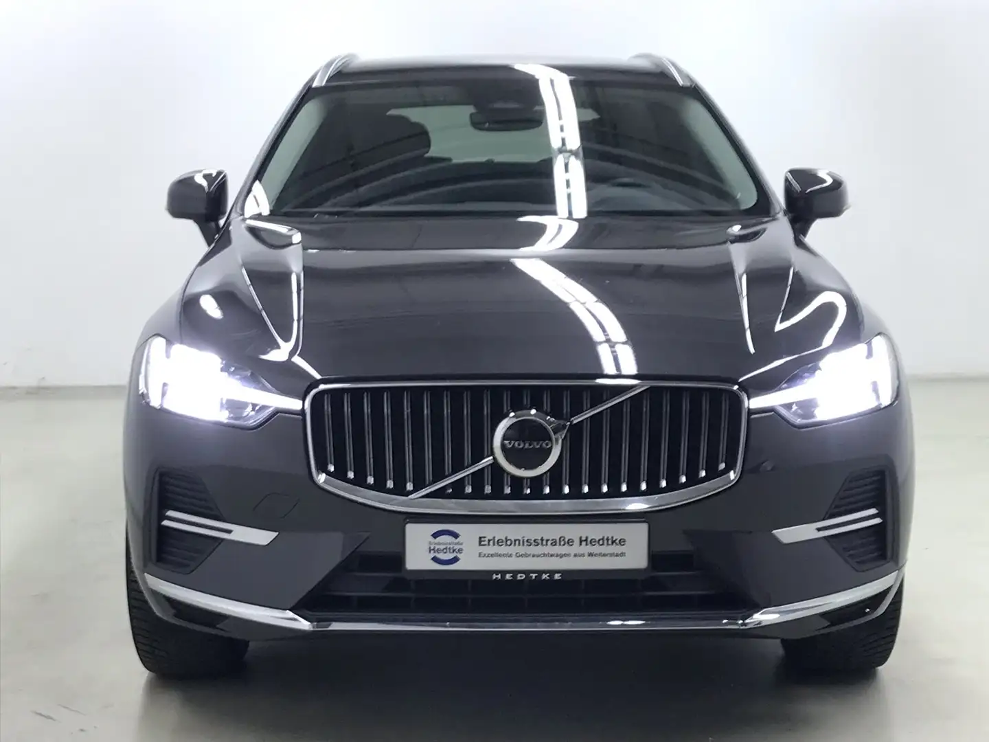 Volvo XC60 B4 Benzin Plus Bright 19"+H&K+WINTER-PAKET Szary - 2