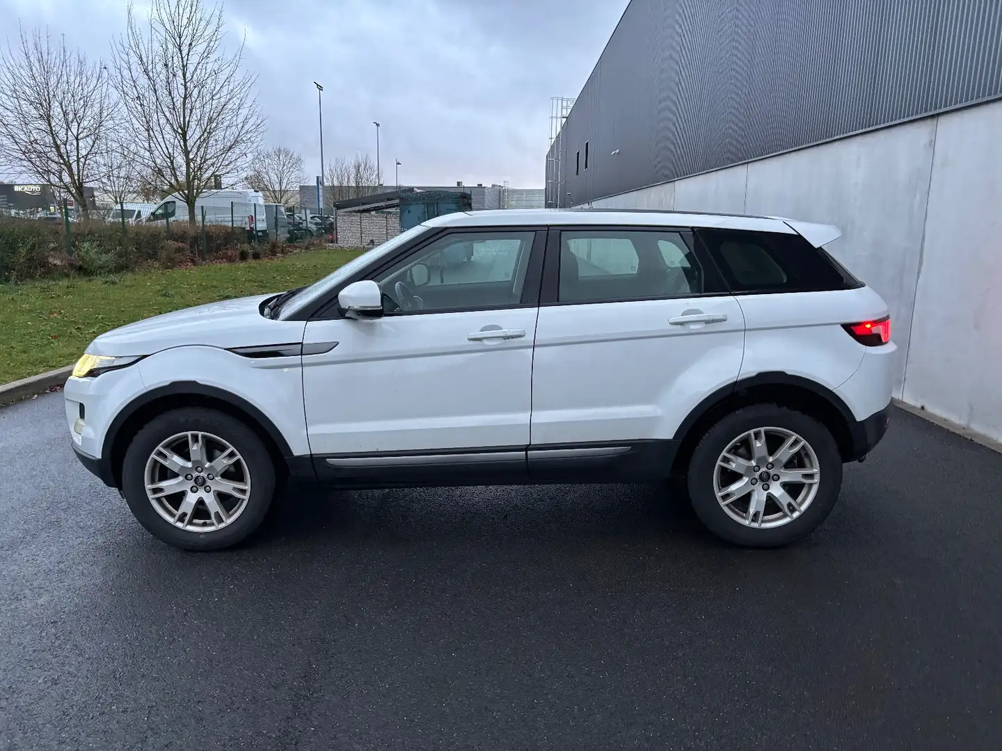 Land Rover Range Rover Evoque Range Rover Evoque TD4 Pure Blanc - 2