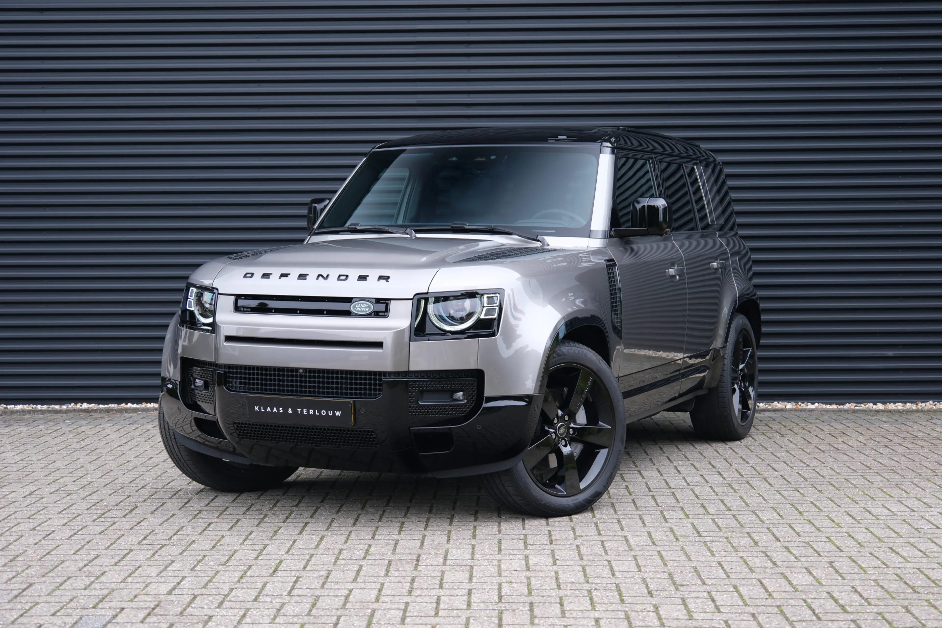 Land Rover Defender 110 P300e X-Dynamic HSE | 5500 KM | Nieuwstaat | B — photo 11