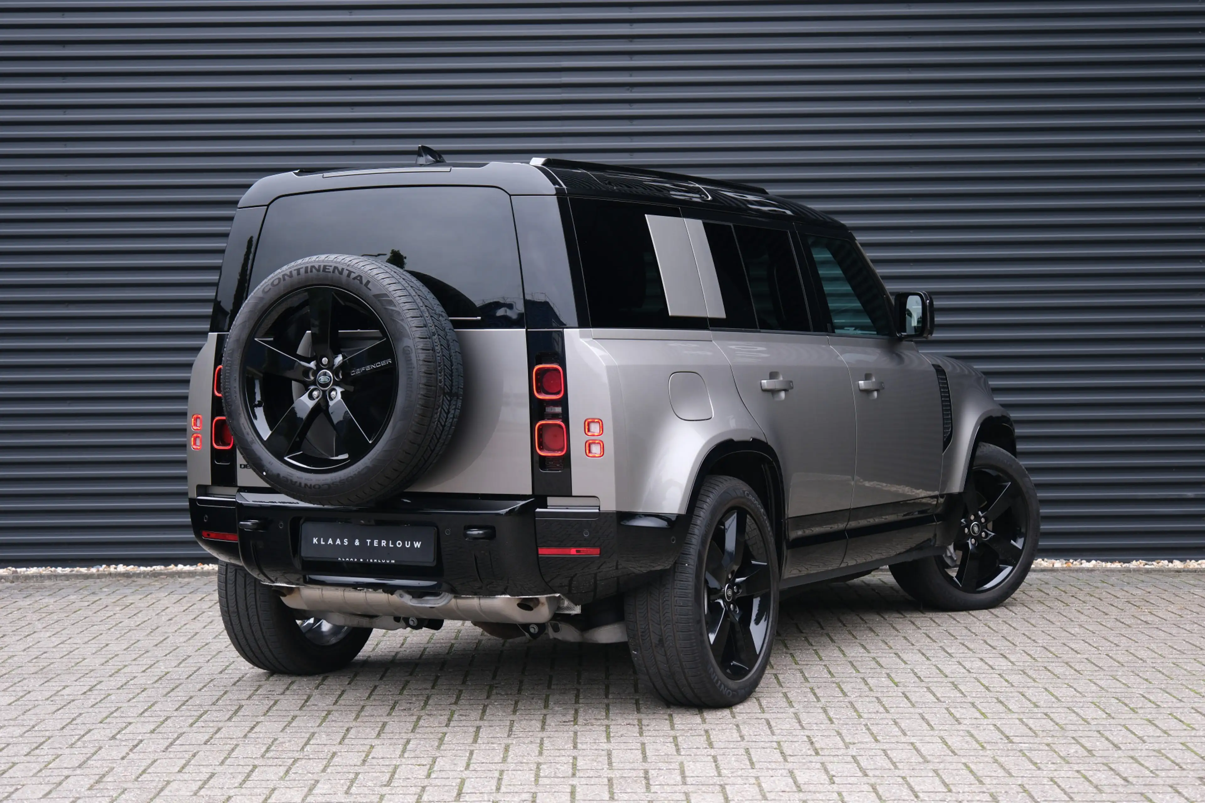 Land Rover Defender 110 P300e X-Dynamic HSE | 5500 KM | Nieuwstaat | B — photo 9