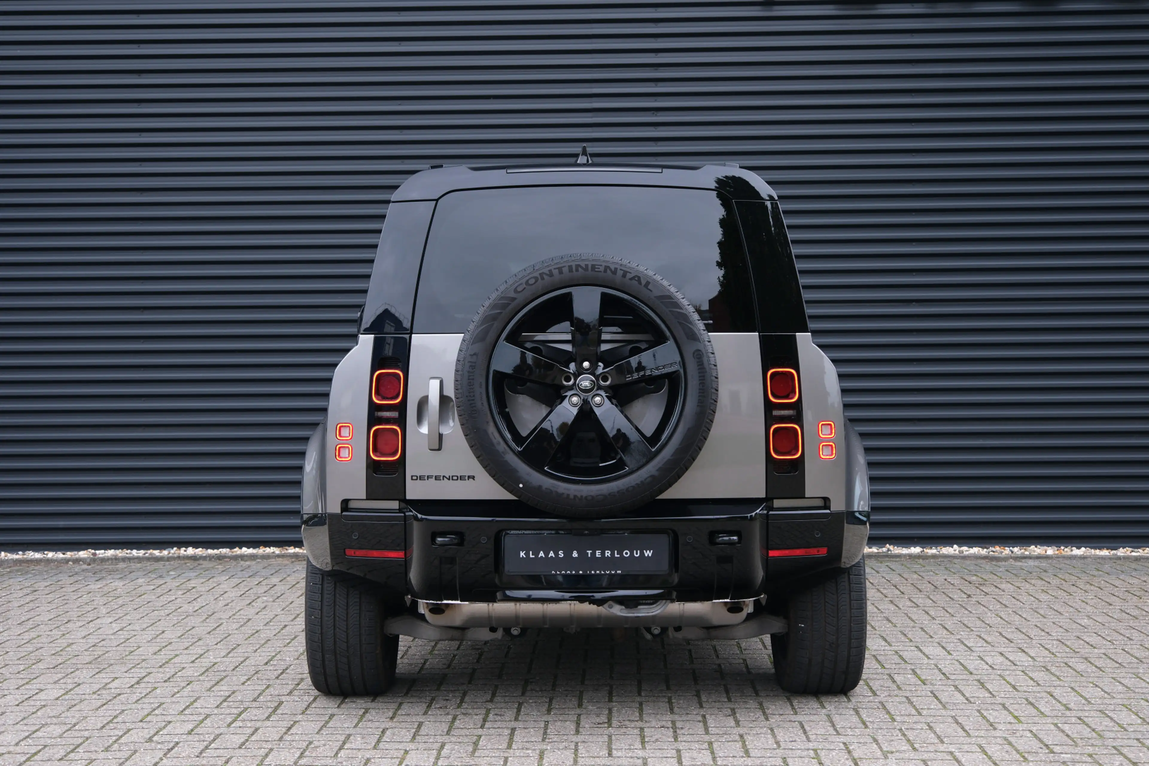 Land Rover Defender 110 P300e X-Dynamic HSE | 5500 KM | Nieuwstaat | B — photo 8