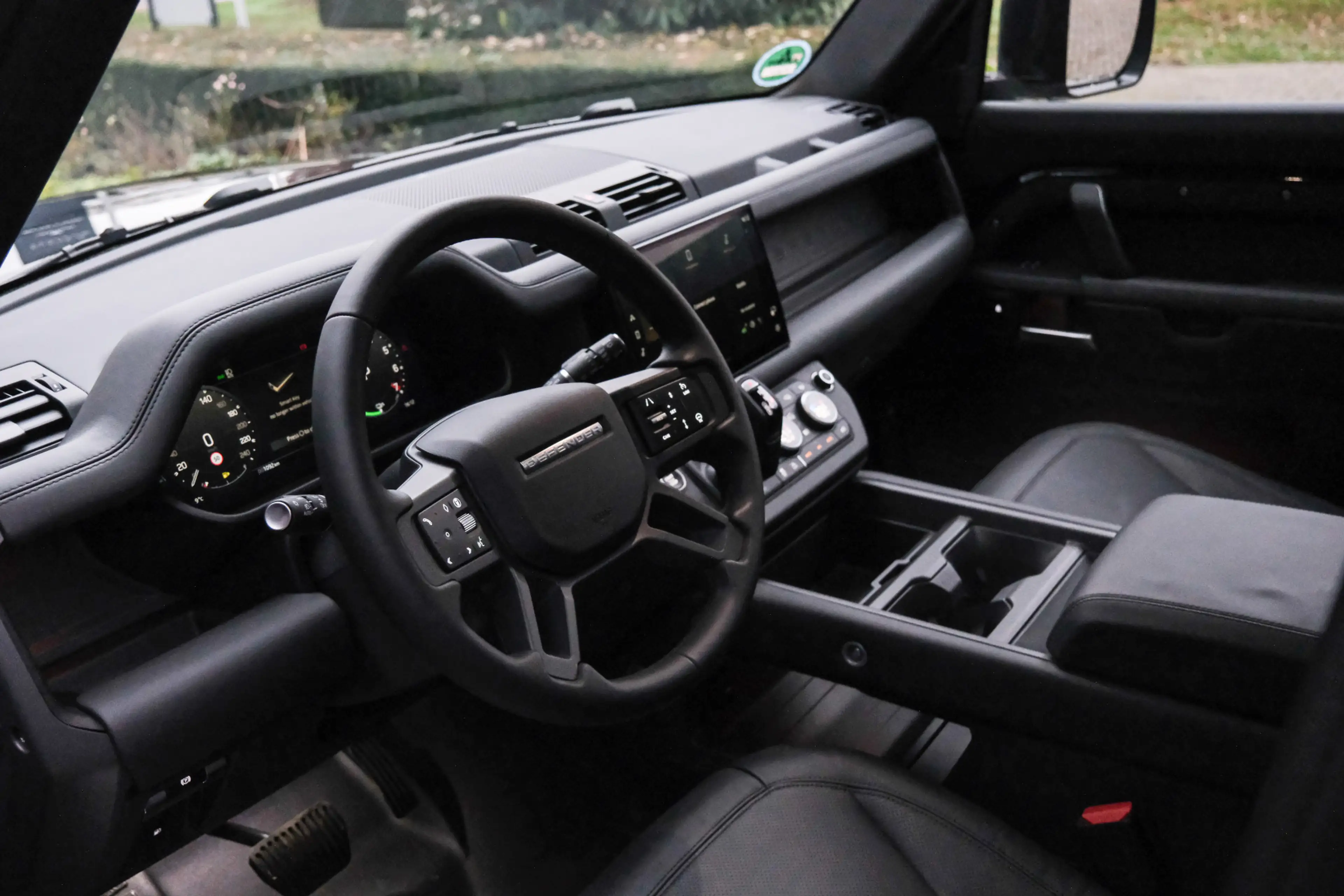 Land Rover Defender 110 P300e X-Dynamic HSE | 5500 KM | Nieuwstaat | B — photo 3