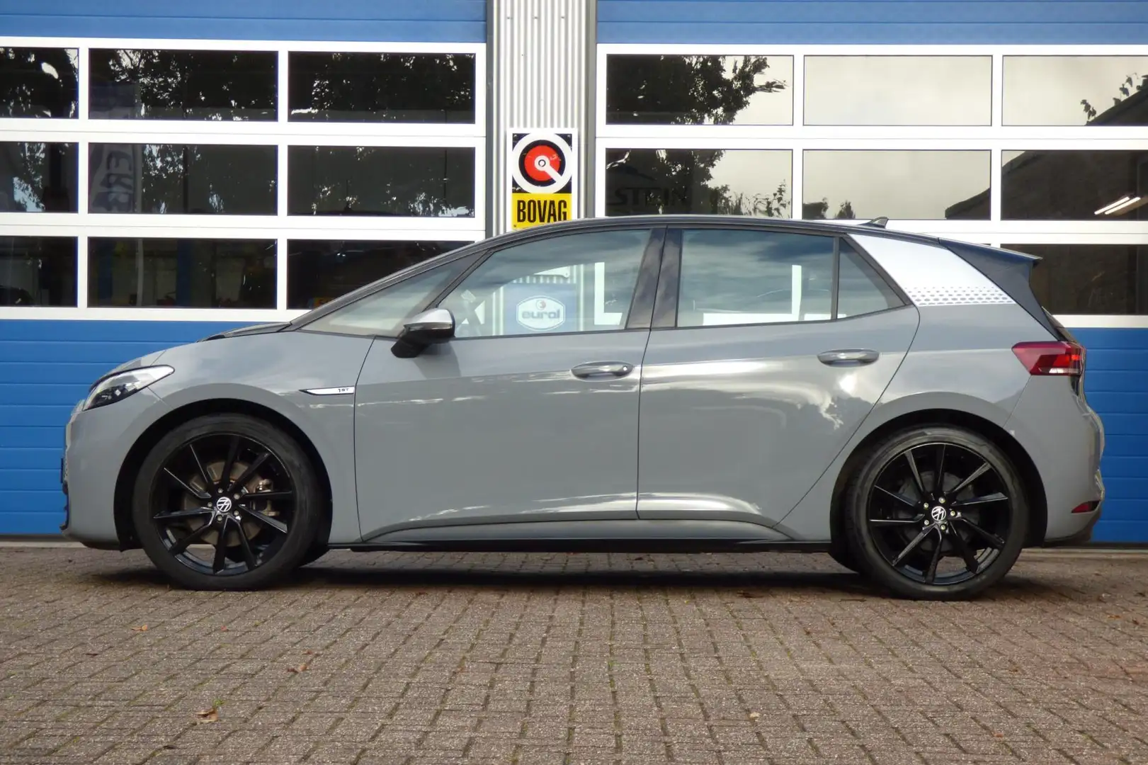 Volkswagen ID.3 First 58 kWh Gris - 2