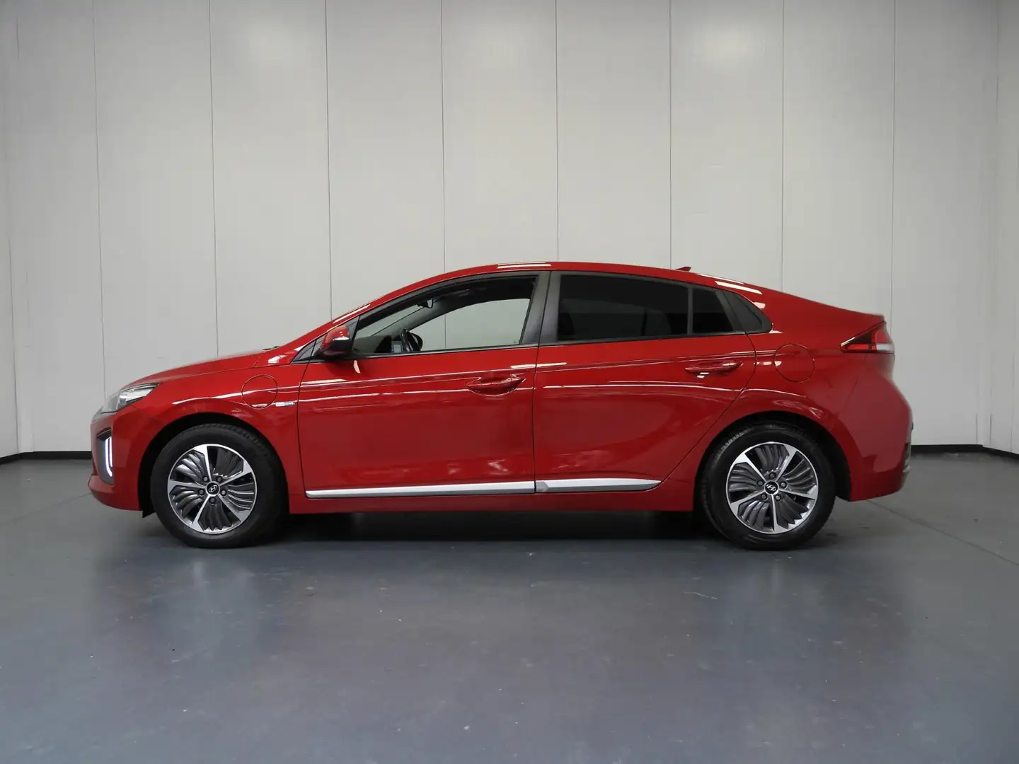 Hyundai IONIQ 1.6 GDi PHEV Plug-In i-Motion NAVI-APP/CAMERA/CLIM Rouge - 2