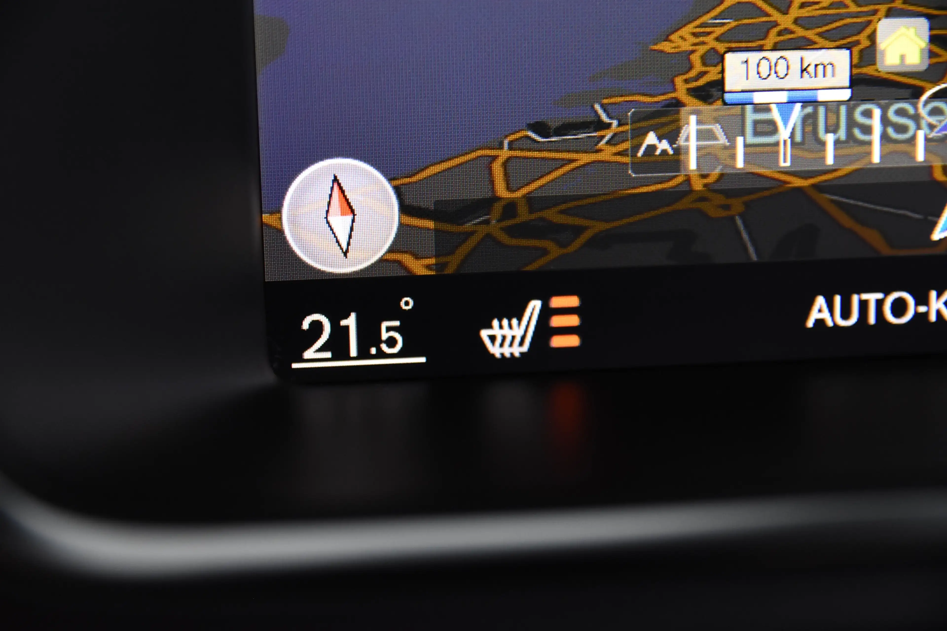 Volvo V40 2.0 T3 Nordic+ *Leer*Navigatie*Stoelverwarming*Tre — photo 13