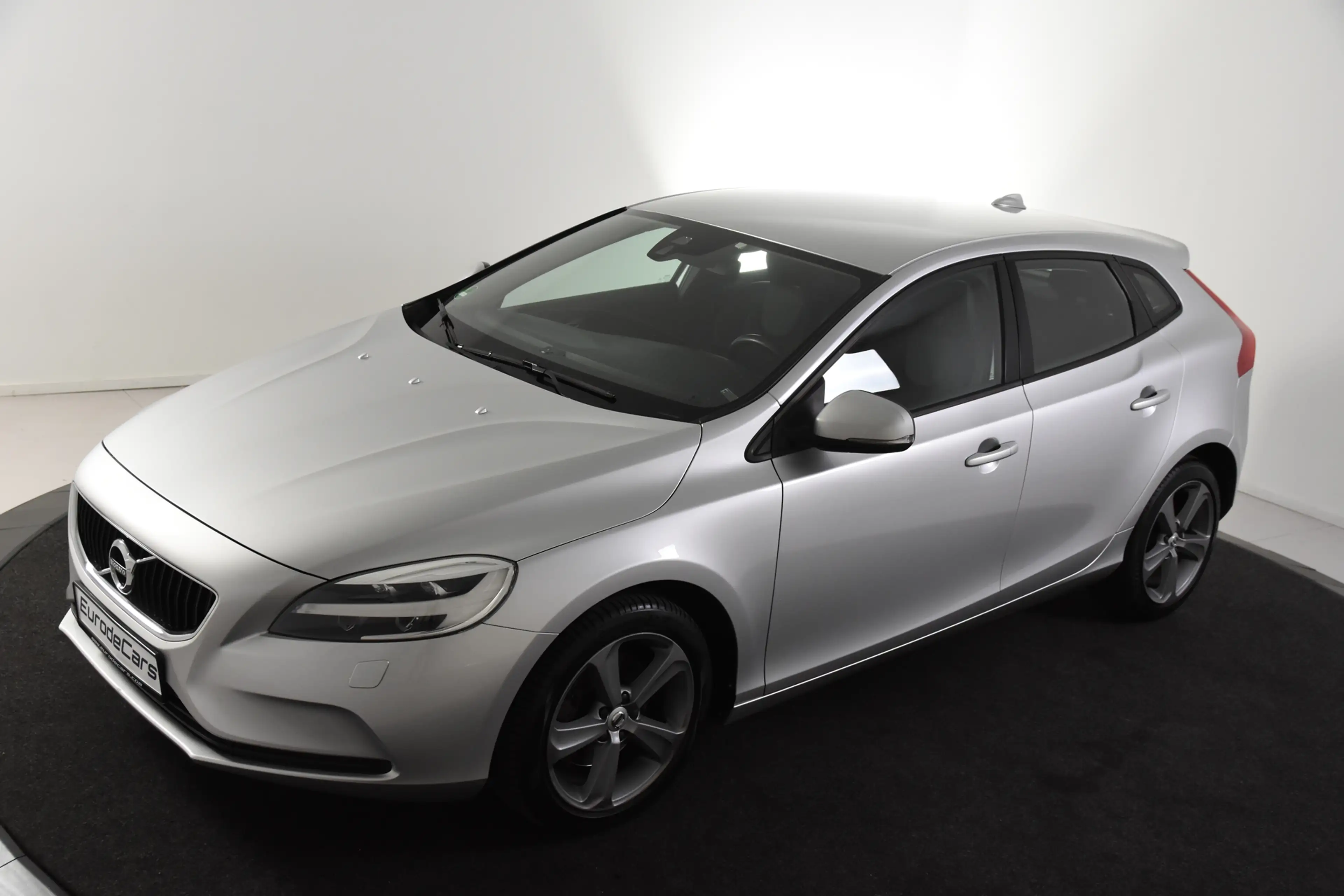Volvo V40 2.0 T3 Nordic+ *Leer*Navigatie*Stoelverwarming*Tre — photo 4