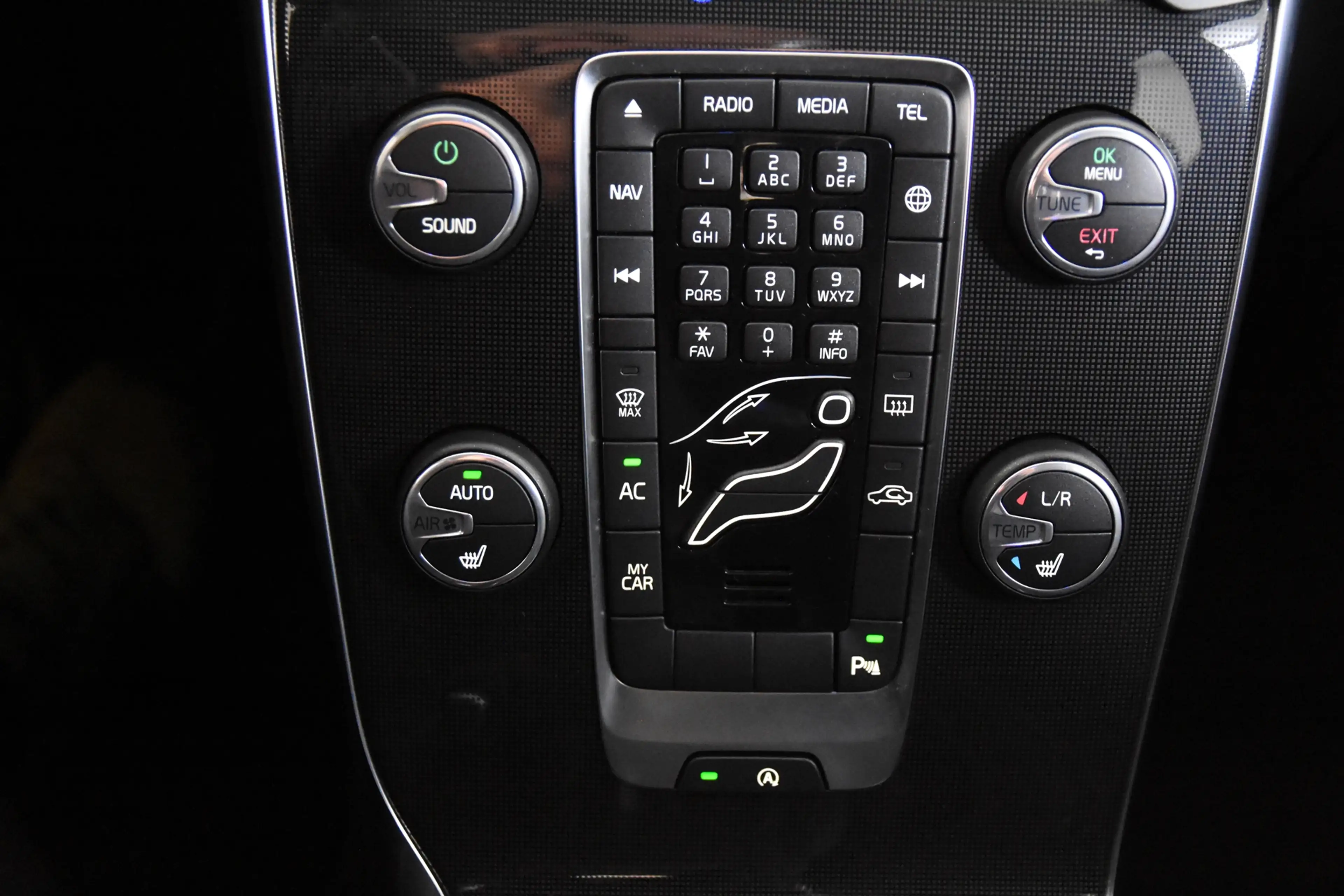 Volvo V40 2.0 T3 Nordic+ *Leer*Navigatie*Stoelverwarming*Tre — photo 14