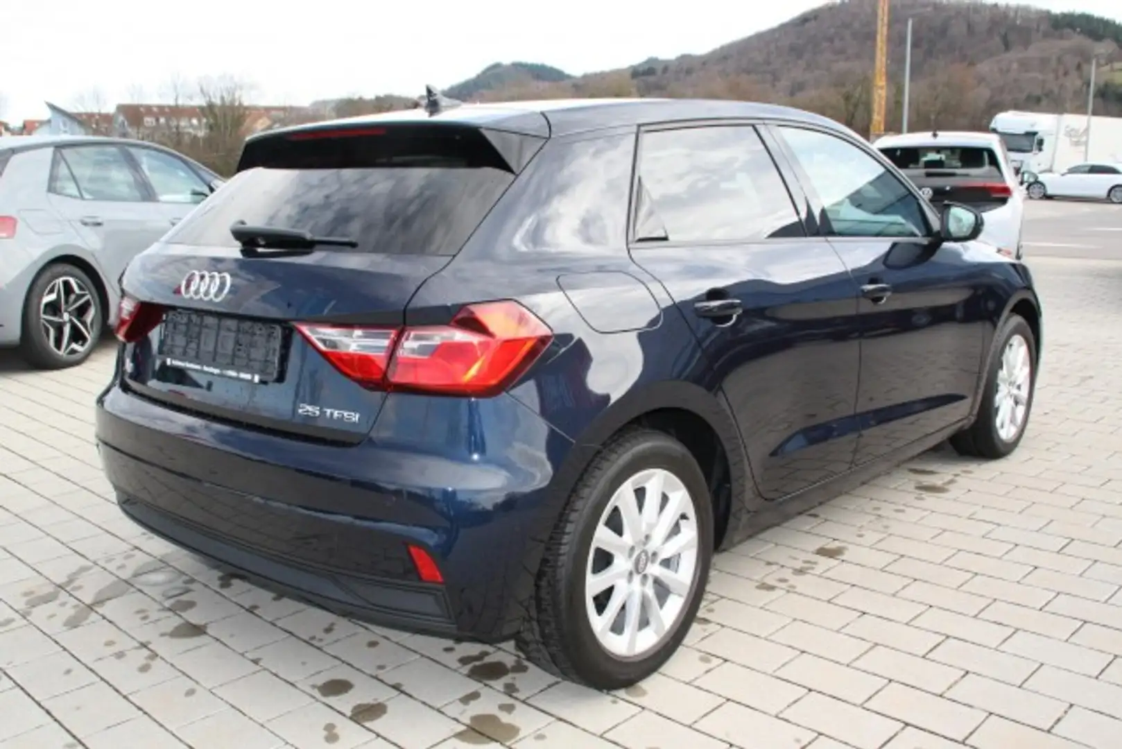 Audi A1 Sportback 25 TFSI Klima Einparkhilfe Sitzheizung Blau - 2