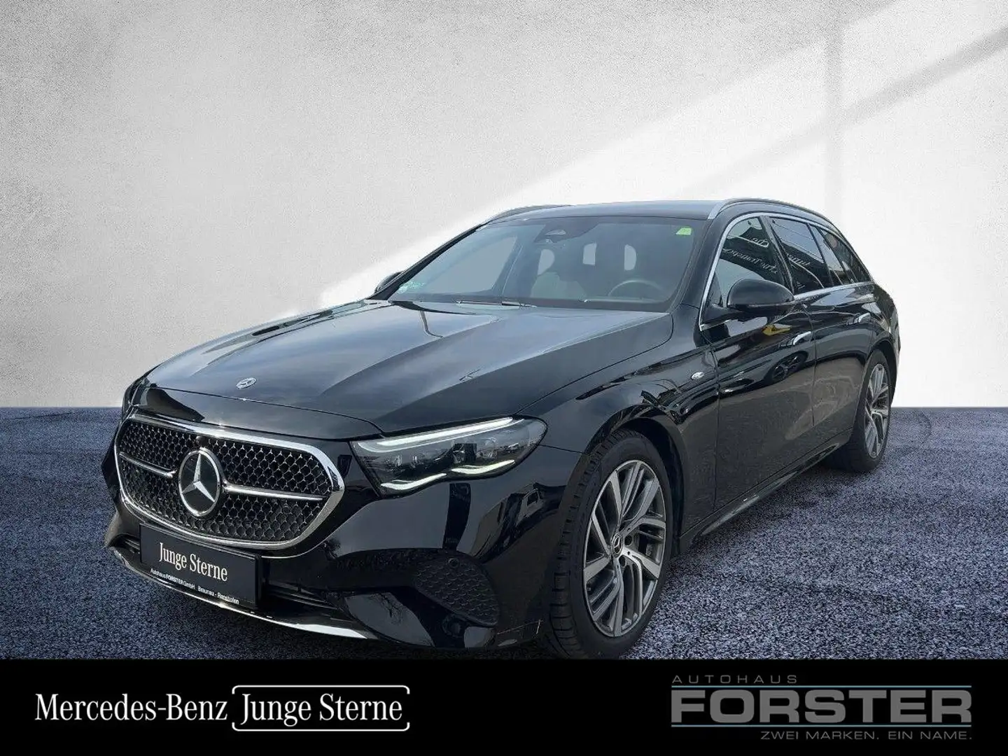 Mercedes-Benz E 300 de 4MATIC T-Modell mit EQ DIGITAL 360 DISTR Schwarz - 1