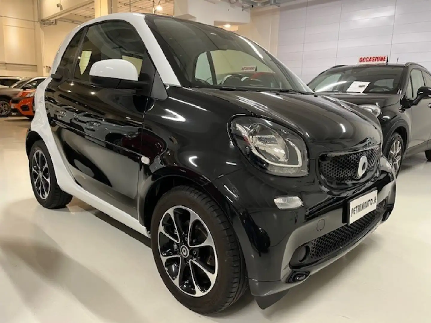 smart forTwo 70 1.0 Passion crna - 2