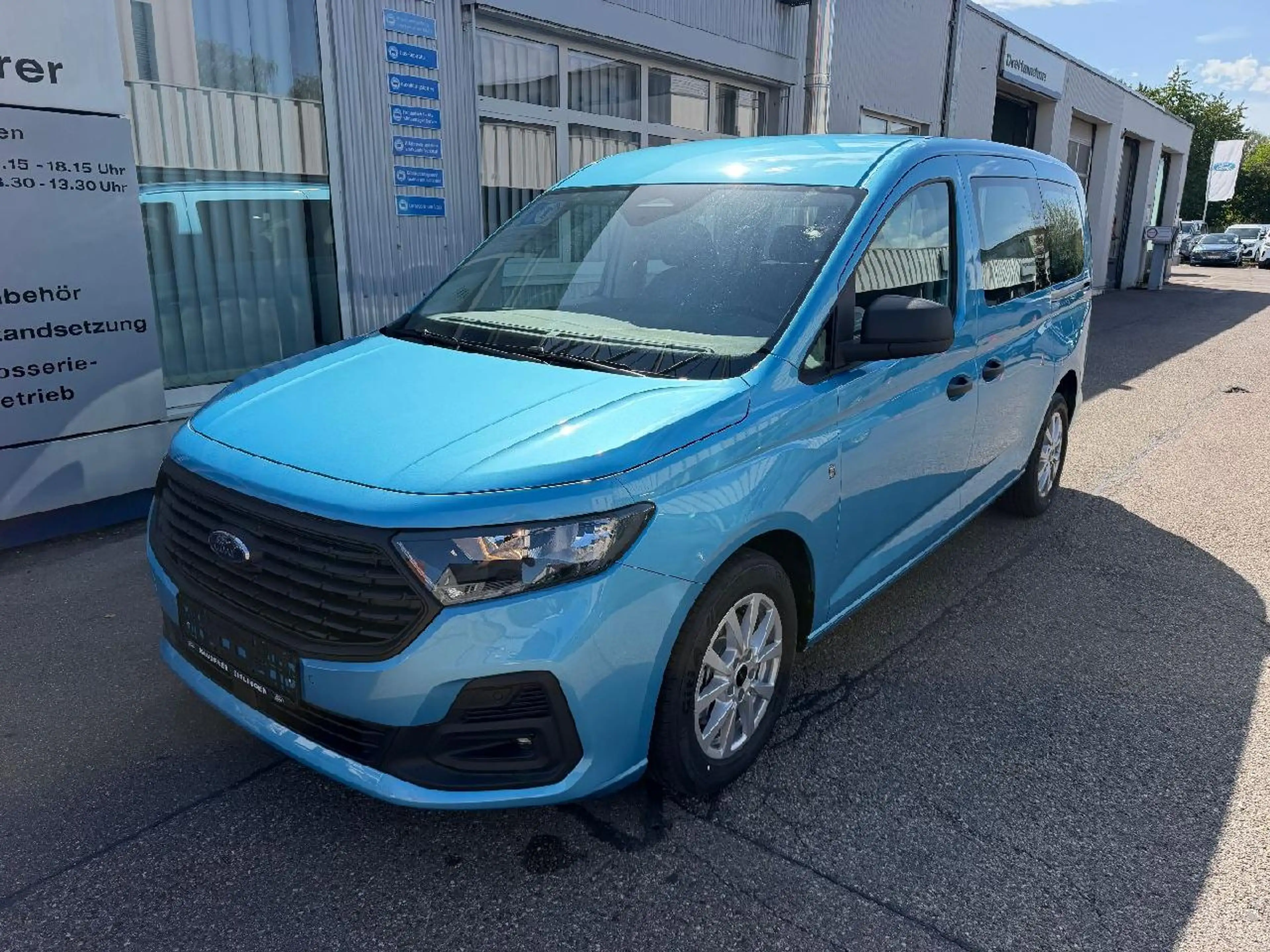 Ford Grand Tourneo Trend