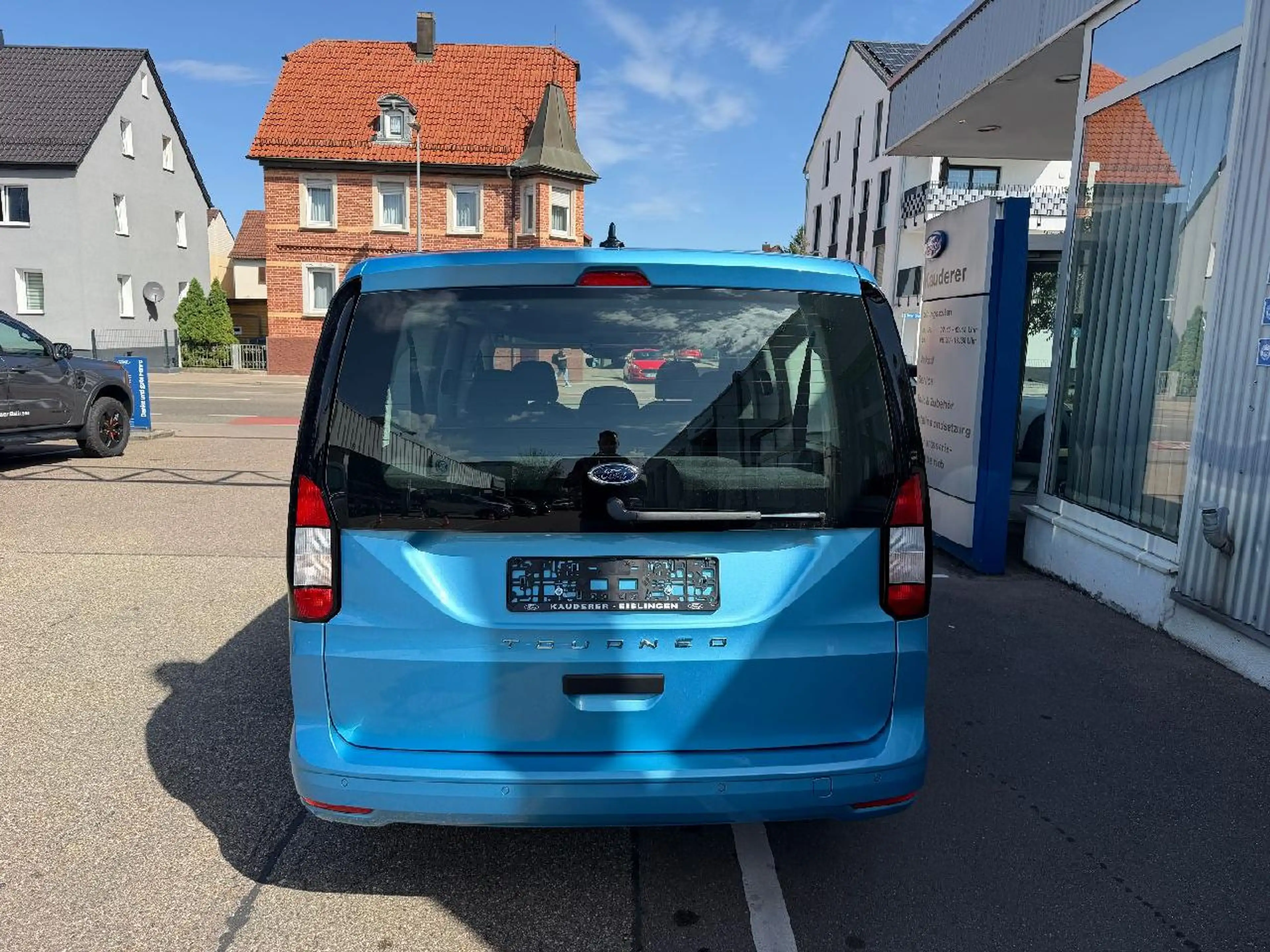 Ford Grand Tourneo Trend — photo 5