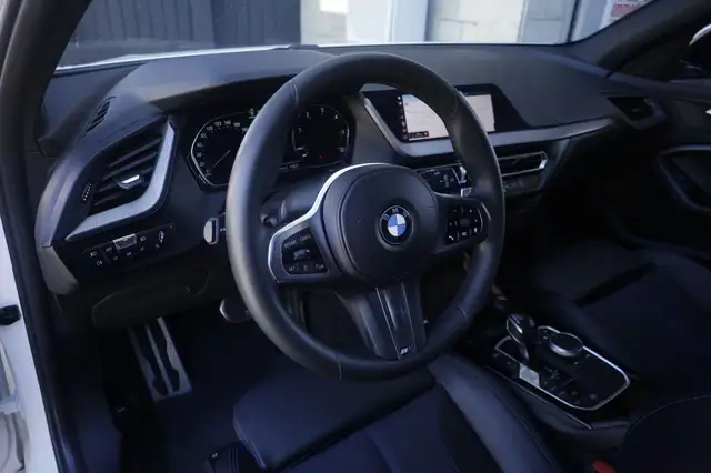 BMW 1 Series view 17