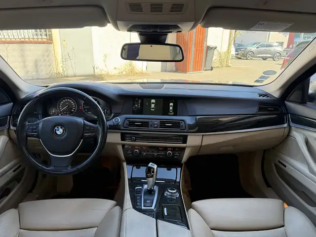 BMW 5 Series view 16