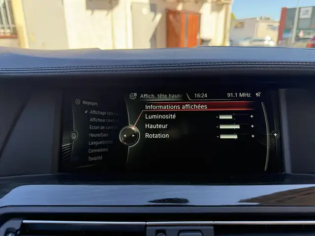 BMW 5 Series view 21