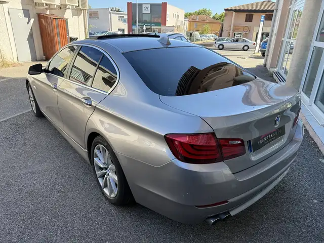 BMW 5 Series view 7