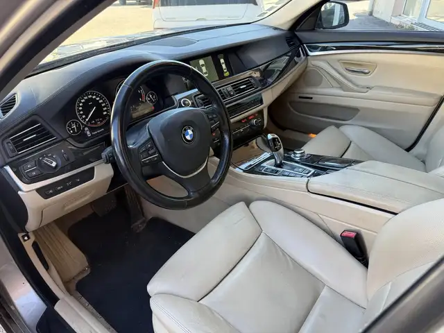 BMW 5 Series view 9