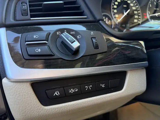 BMW 5 Series view 29