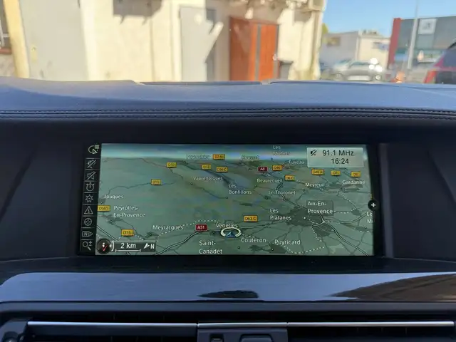 BMW 5 Series view 22