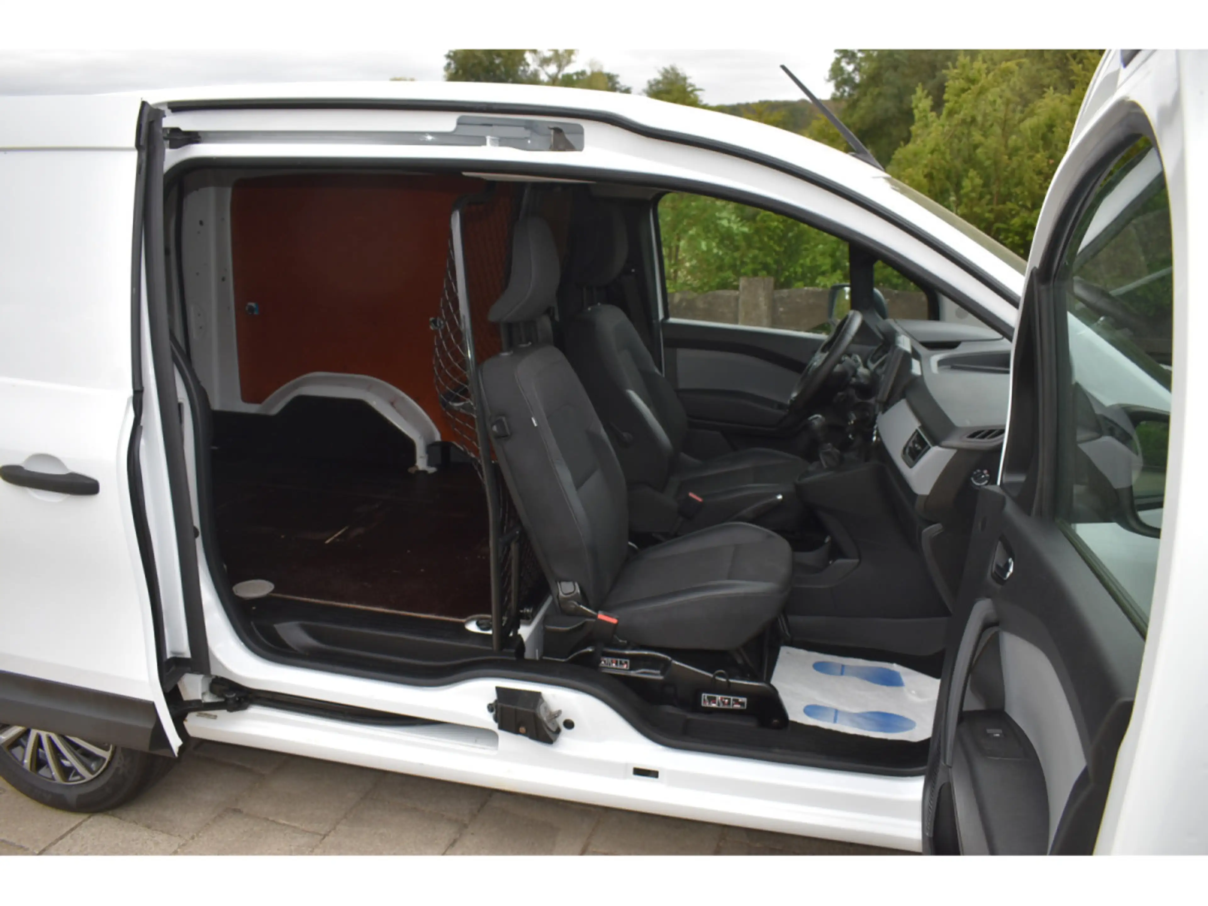 Renault Kangoo III 1,5 DCI 95 très soigné Airco — photo 9