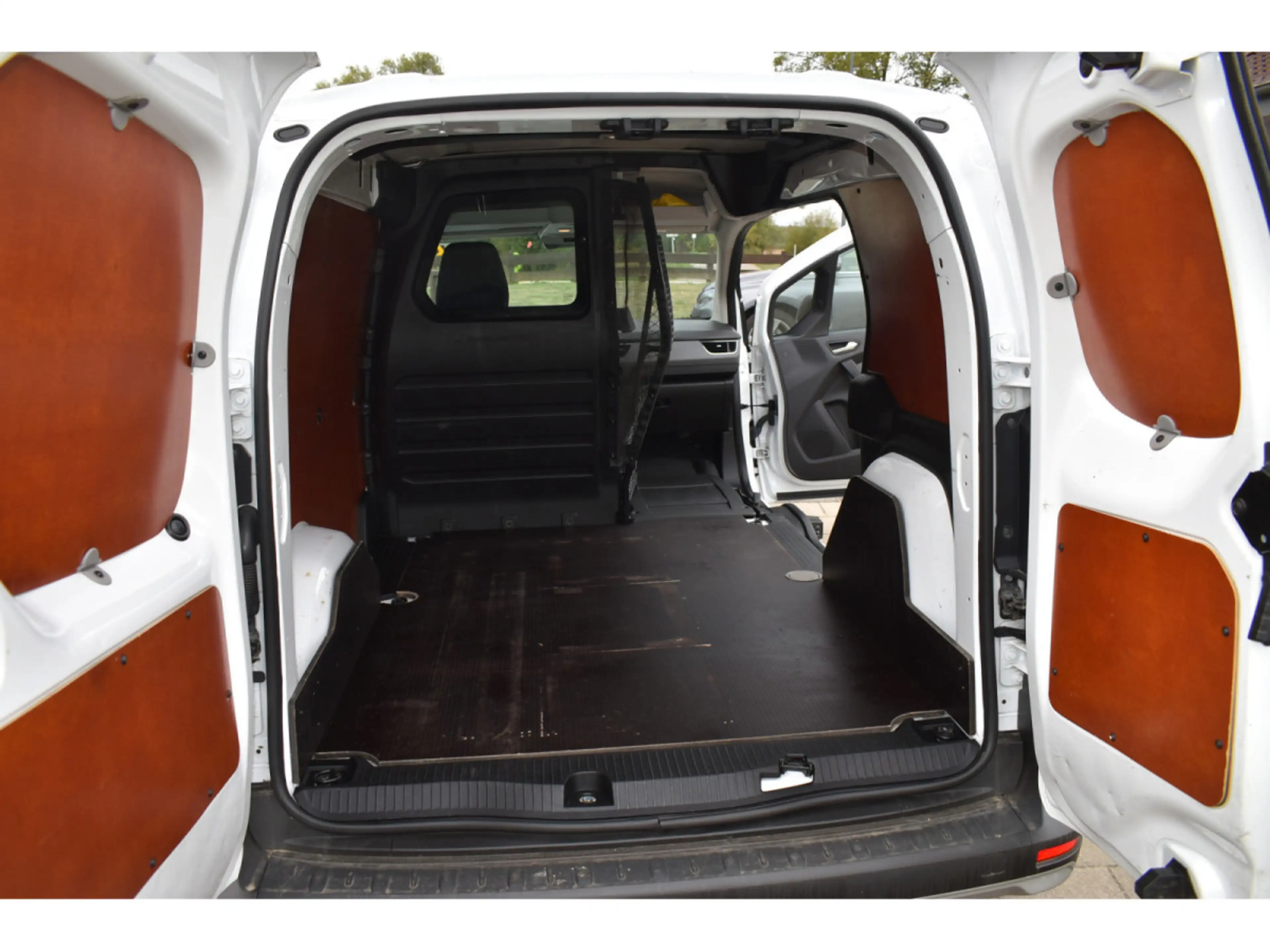 Renault Kangoo III 1,5 DCI 95 très soigné Airco — photo 8