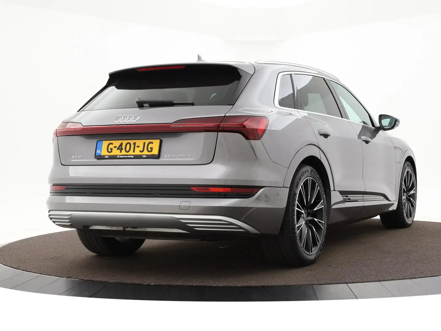 Audi e-tron 55 Quattro 360pk Advanced 95 kWh · Panoramadak · L Grigio - 2