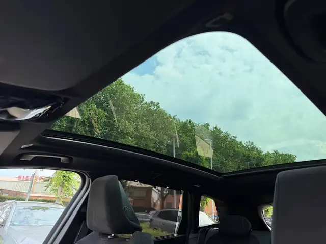BMW X3 view 5