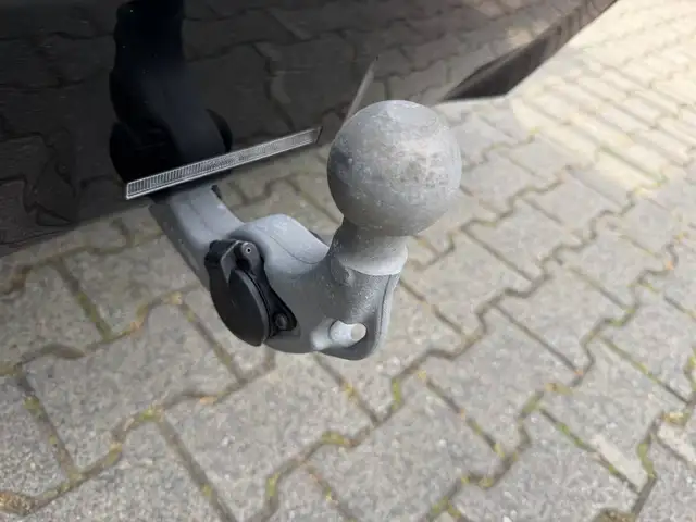 BMW X3 view 11