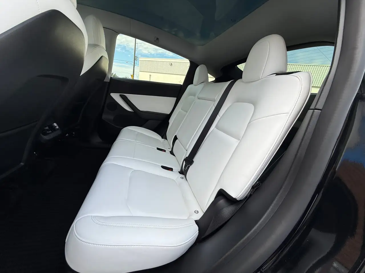 Tesla Model Y photo Tesla Model Y
