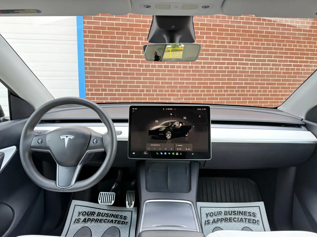 Tesla Model Y photo Tesla Model Y