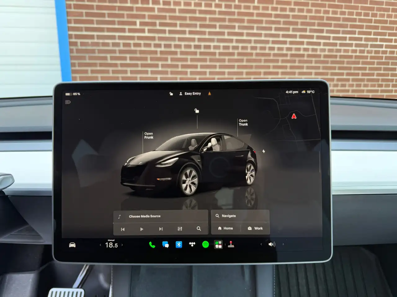 Tesla Model Y photo Tesla Model Y