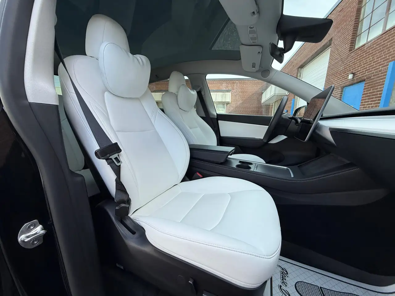 Tesla Model Y photo Tesla Model Y