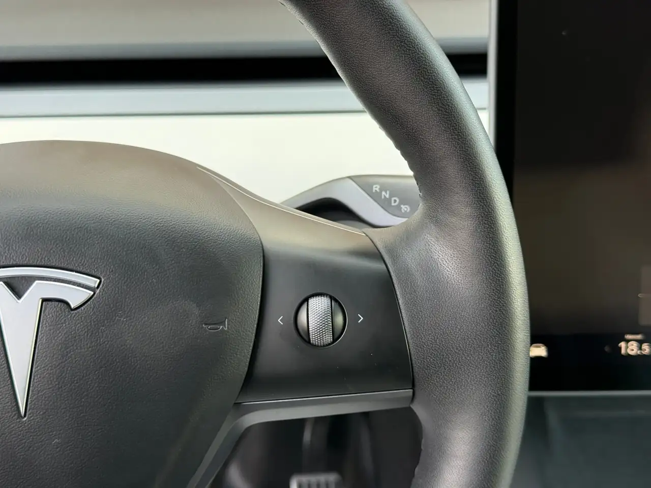 Tesla Model Y photo Tesla Model Y