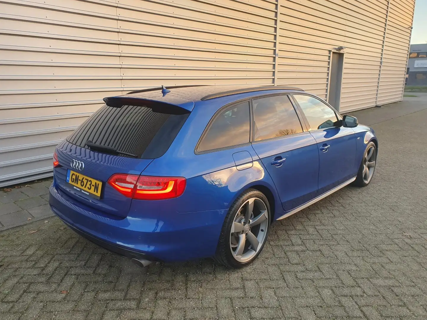 Audi A4 Avant 1.8 TFSI S-Line Clima/Navi/LM 19"/ 1e Eig!! Blau - 2