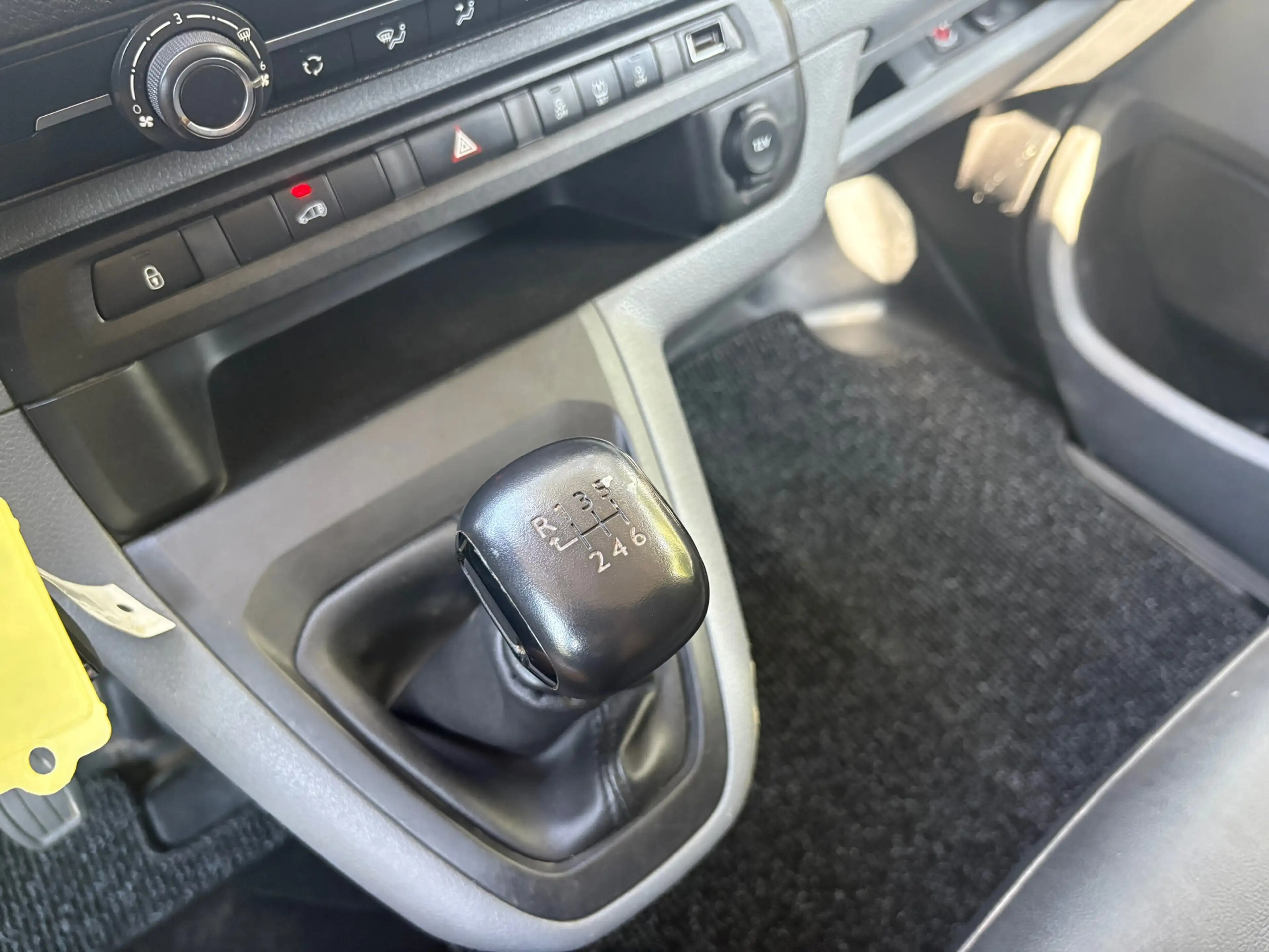 Toyota Proace 2.0 D-4D Cool Long *HEEFT EEN NIEUWE DISTRIBUTIERI — photo 21