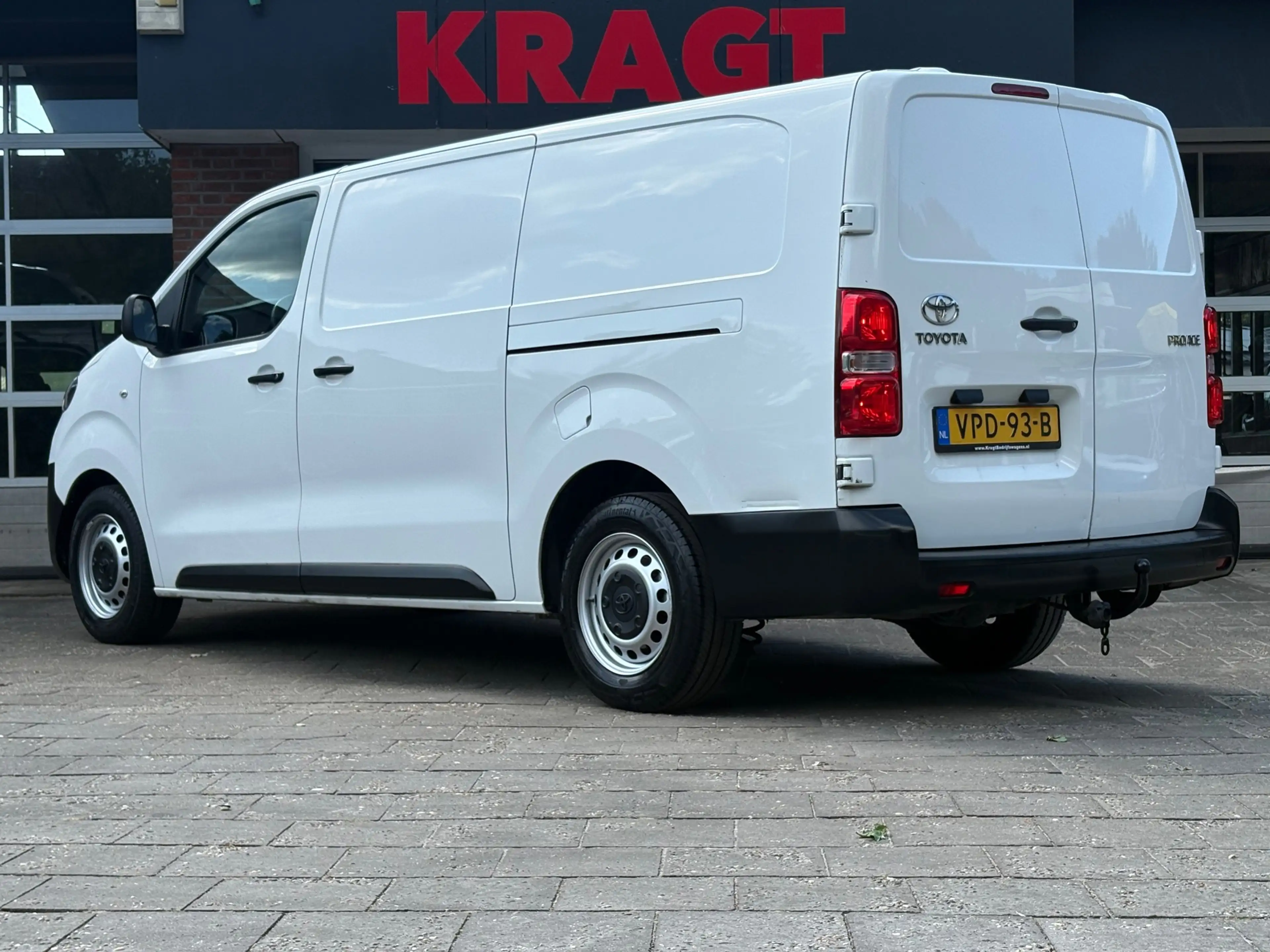 Toyota Proace 2.0 D-4D Cool Long *HEEFT EEN NIEUWE DISTRIBUTIERI — photo 3