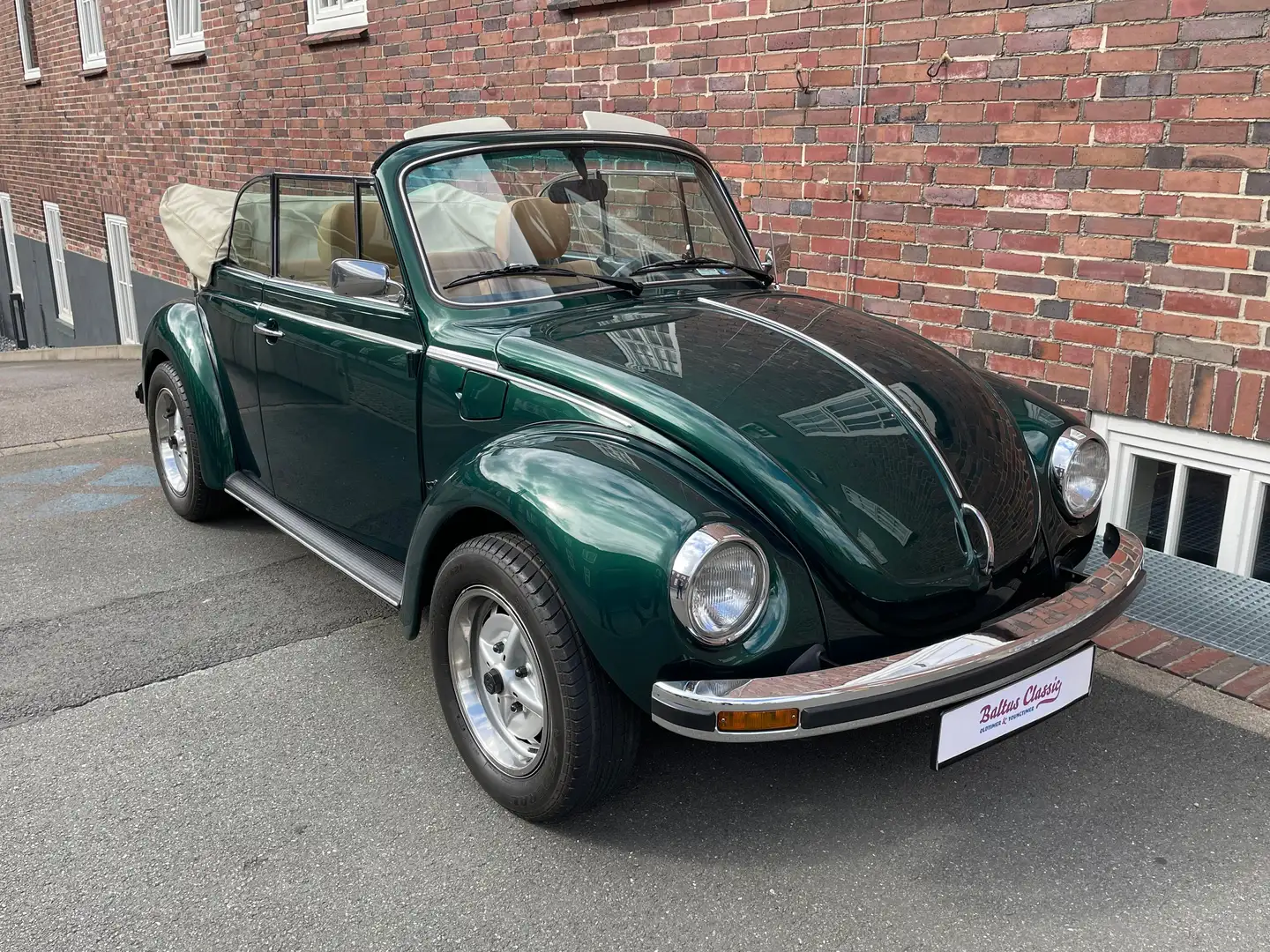 Volkswagen Käfer 1303 Cabrio *** sehr guter Zustand Grün - 1