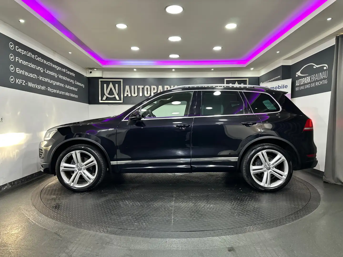 Volkswagen Touareg 3.0 TDI 4Motion V6 BMT *R-LINE*AHK*STANDHZG* Schwarz - 2