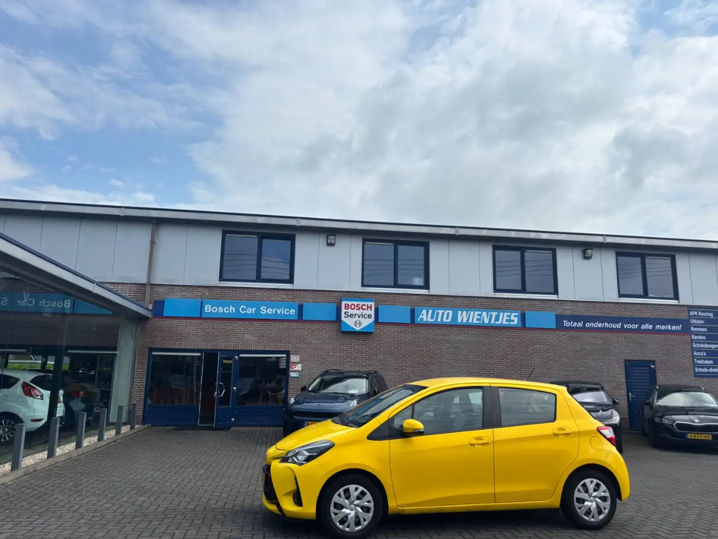 Toyota Yaris 1.5 Hybrid | Aspiration 5-Drs | Airco-Ecc | Navi Geel - 1