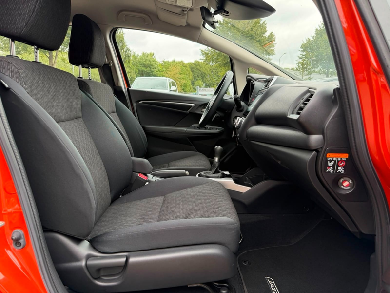 Honda Jazz FACELIFT°WENIG-KM°PDC°SZHG°SPURH°NAVI°SH! — photo 10