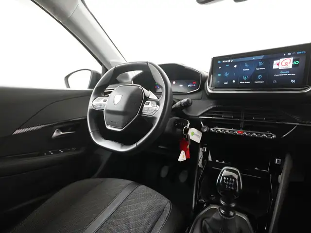 Peugeot 208 view 5