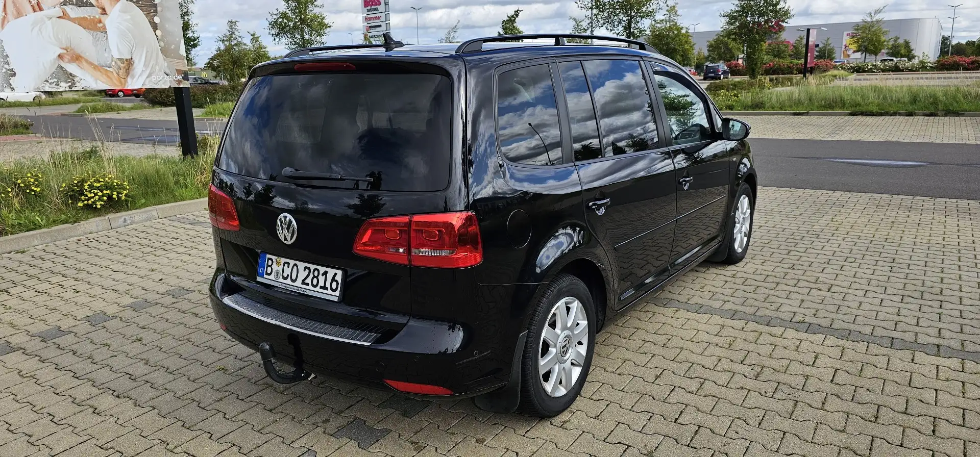 Volkswagen Touran Match Schwarz - 2