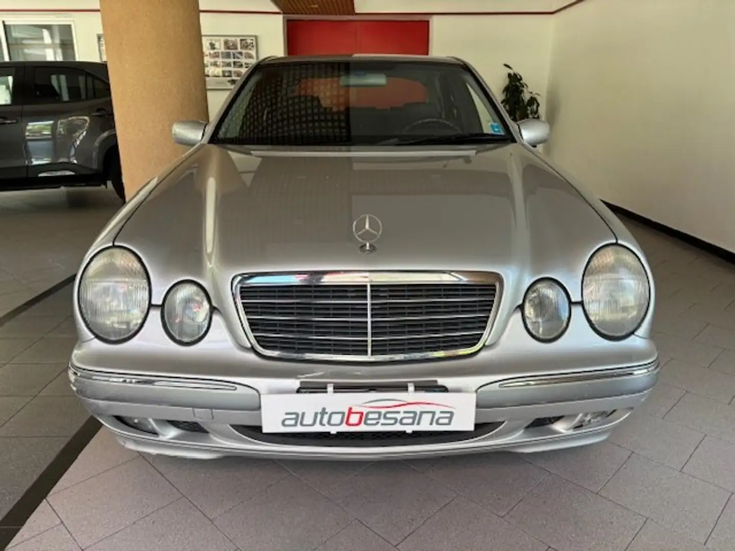 Mercedes-Benz E 220 td cdi Classic Selection Silver - 2