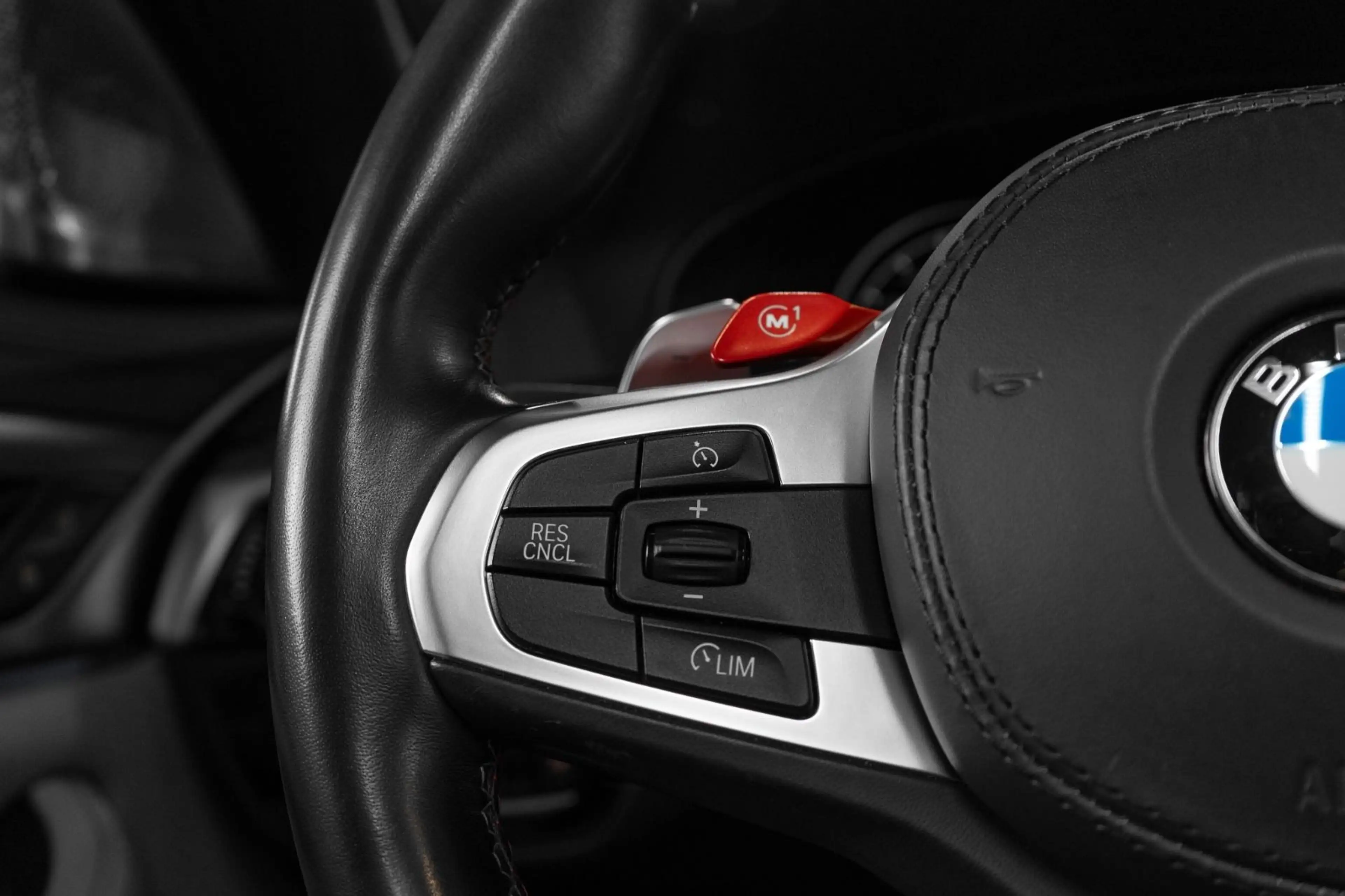 BMW M5 Competition°B&W°HUD°2WDMODUS°KEY°KERAMIC° — photo 8