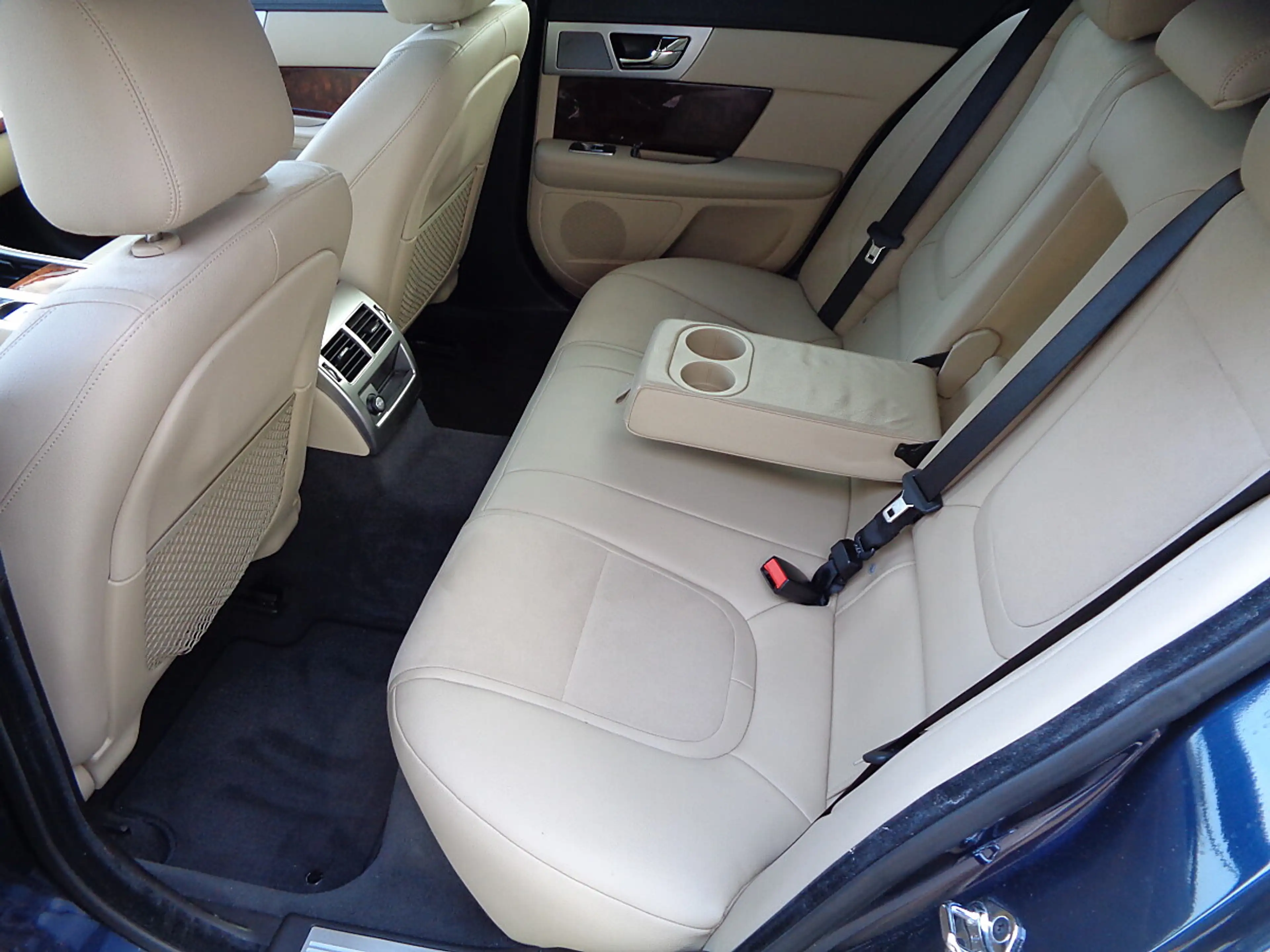 Jaguar XF Sportbrake 2,2 Diesel mit Anhängerkupplung — photo 12