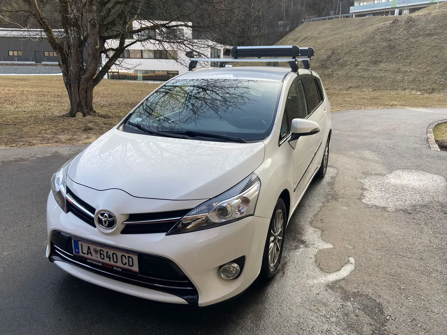 Toyota Verso Verso 1,6 D-4D Active Active Weiß - 1
