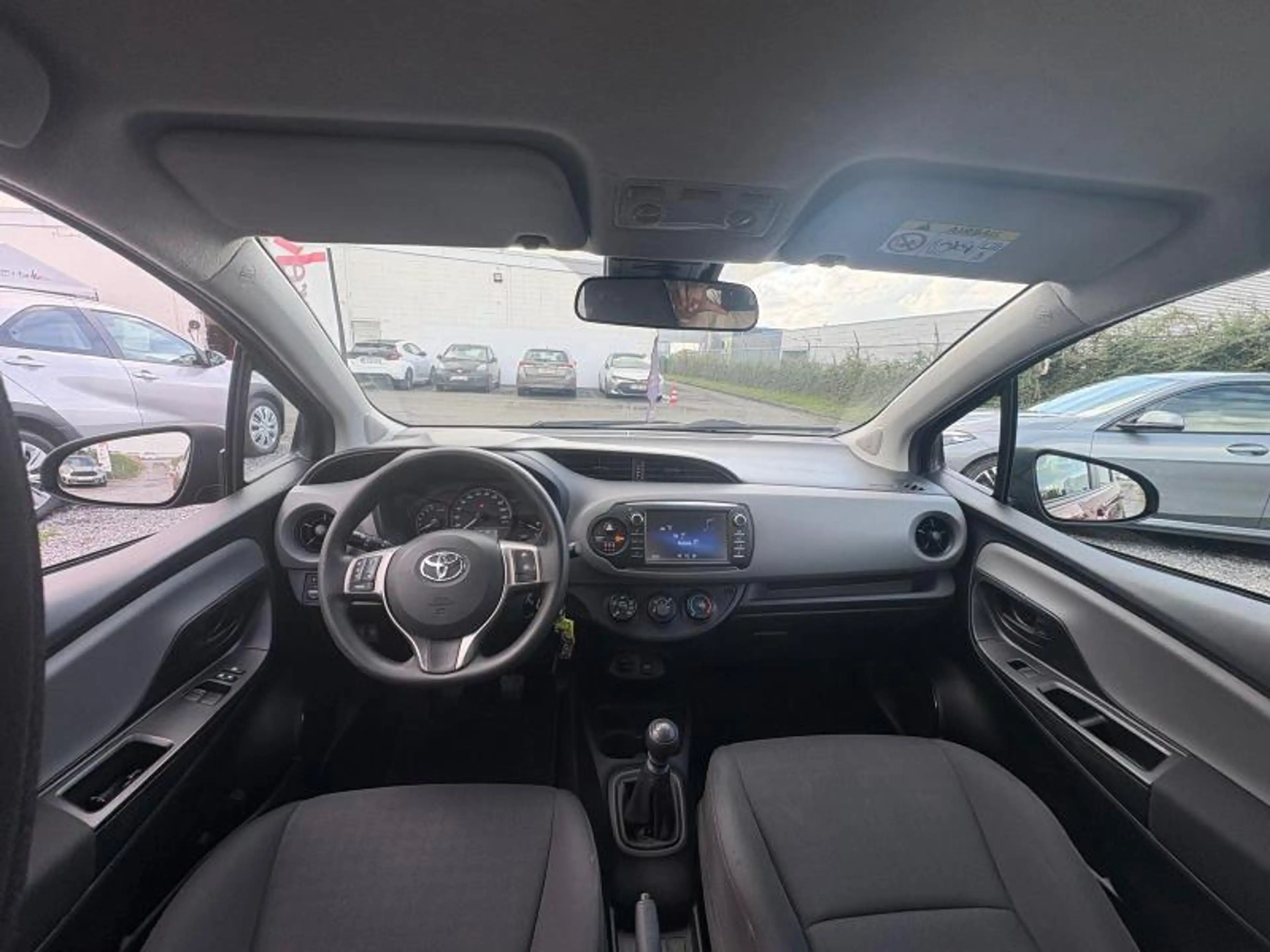 Toyota Yaris Y-oung — photo 9