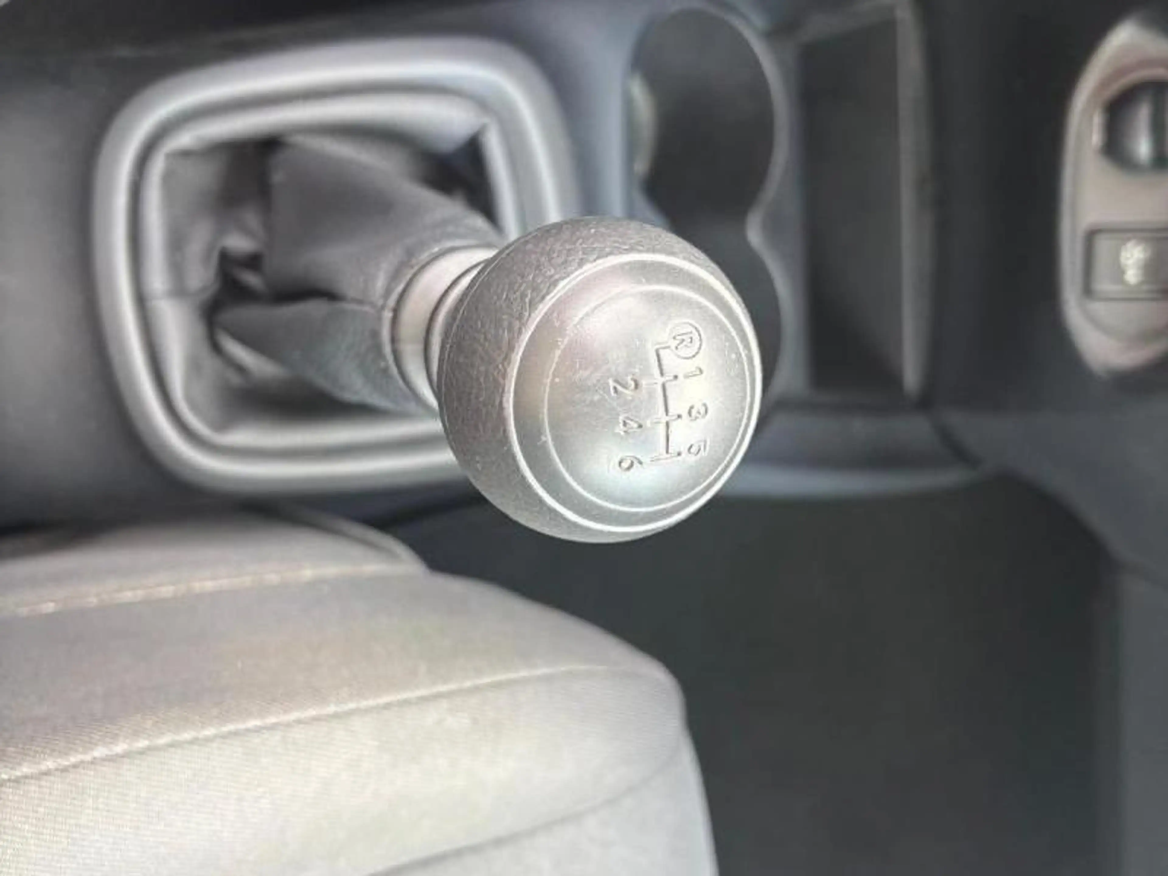Toyota Yaris Y-oung — photo 6